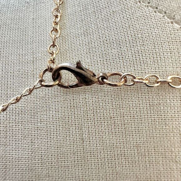 Gold tone and rhinestone fan statement necklace - Picture 5 of 8